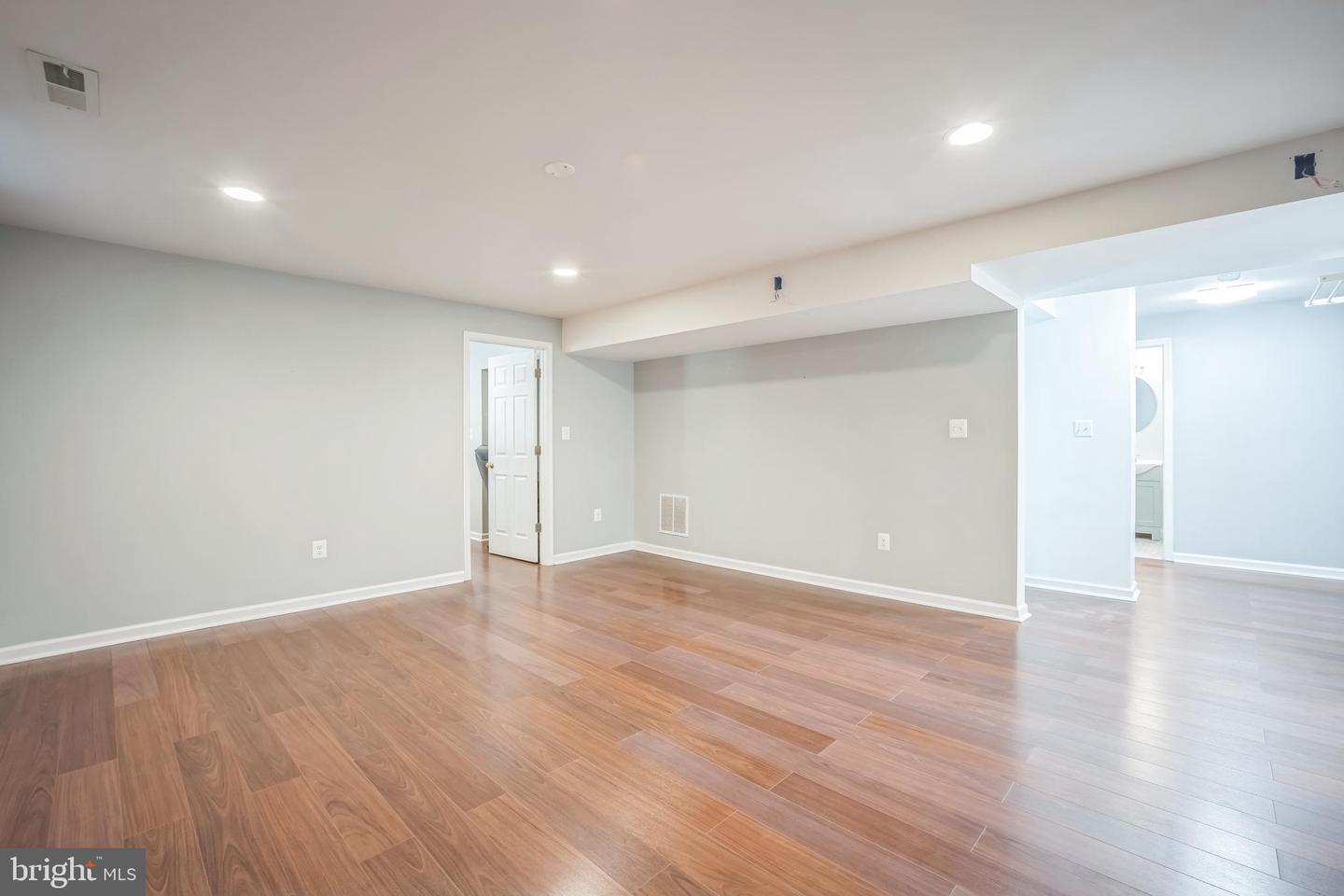 35540 COLLINGTON DR, ROUND HILL, Virginia 20141, 5 Bedrooms Bedrooms, ,3 BathroomsBathrooms,Residential,For sale,35540 COLLINGTON DR,VALO2101198 MLS # VALO2101198