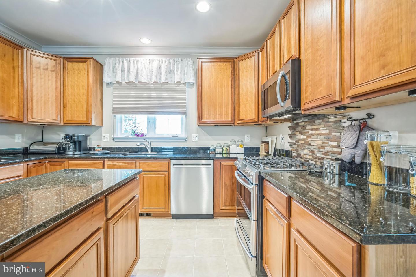 35540 COLLINGTON DR, ROUND HILL, Virginia 20141, 5 Bedrooms Bedrooms, ,3 BathroomsBathrooms,Residential,For sale,35540 COLLINGTON DR,VALO2101198 MLS # VALO2101198