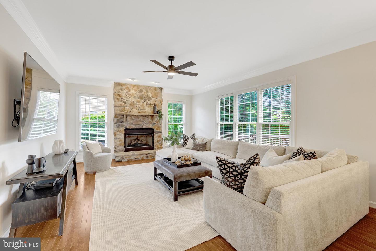 5271 TRACTOR LN, FAIRFAX, Virginia 22030, 5 Bedrooms Bedrooms, ,4 BathroomsBathrooms,Residential,For sale,5271 TRACTOR LN,VAFX2253790 MLS # VAFX2253790