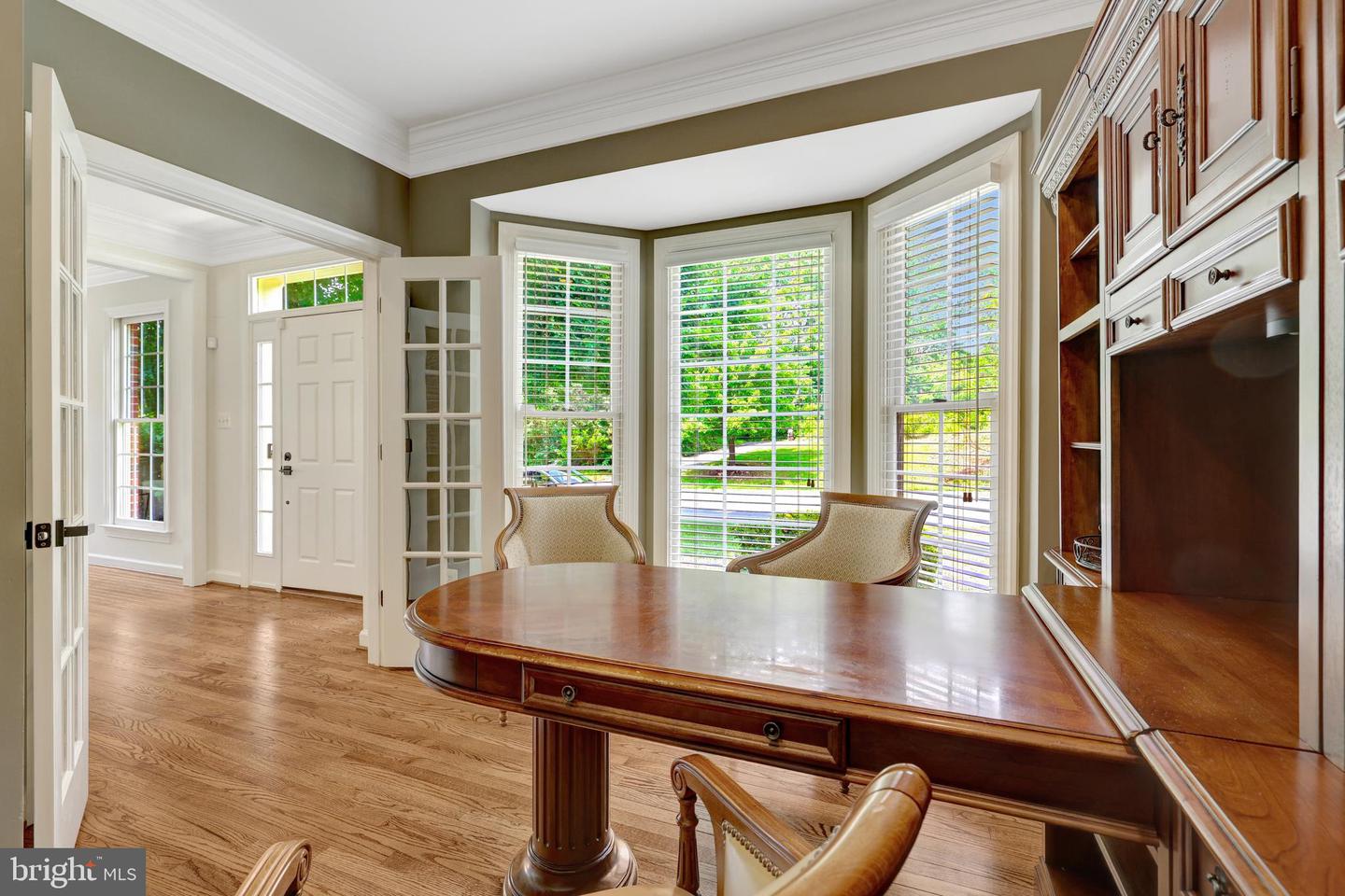5271 TRACTOR LN, FAIRFAX, Virginia 22030, 5 Bedrooms Bedrooms, ,4 BathroomsBathrooms,Residential,For sale,5271 TRACTOR LN,VAFX2253790 MLS # VAFX2253790
