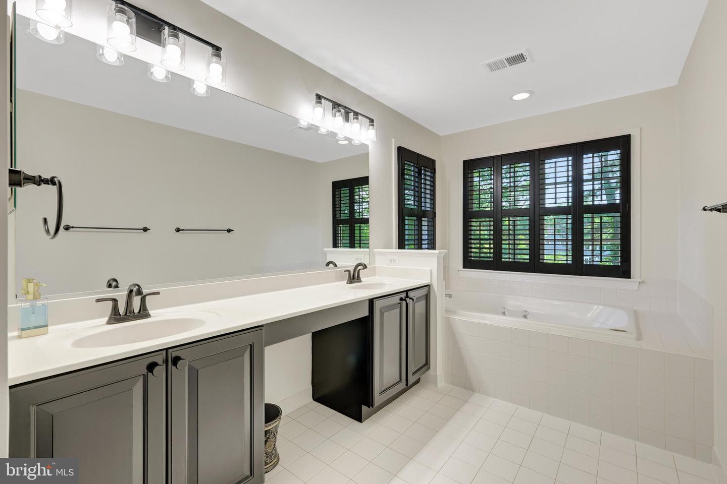 5271 TRACTOR LN, FAIRFAX, Virginia 22030, 5 Bedrooms Bedrooms, ,4 BathroomsBathrooms,Residential,For sale,5271 TRACTOR LN,VAFX2253790 MLS # VAFX2253790