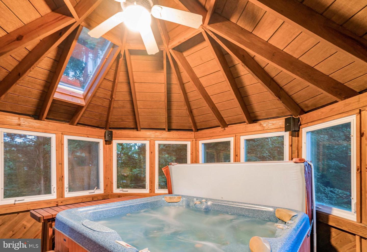 5271 TRACTOR LN, FAIRFAX, Virginia 22030, 5 Bedrooms Bedrooms, ,4 BathroomsBathrooms,Residential,For sale,5271 TRACTOR LN,VAFX2253790 MLS # VAFX2253790