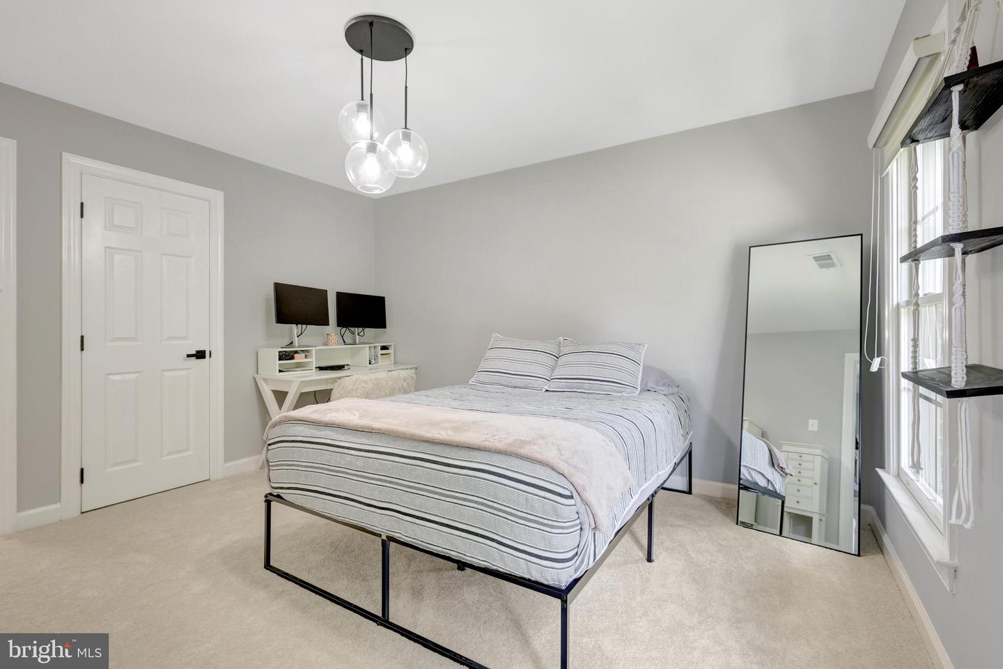 5271 TRACTOR LN, FAIRFAX, Virginia 22030, 5 Bedrooms Bedrooms, ,4 BathroomsBathrooms,Residential,For sale,5271 TRACTOR LN,VAFX2253790 MLS # VAFX2253790