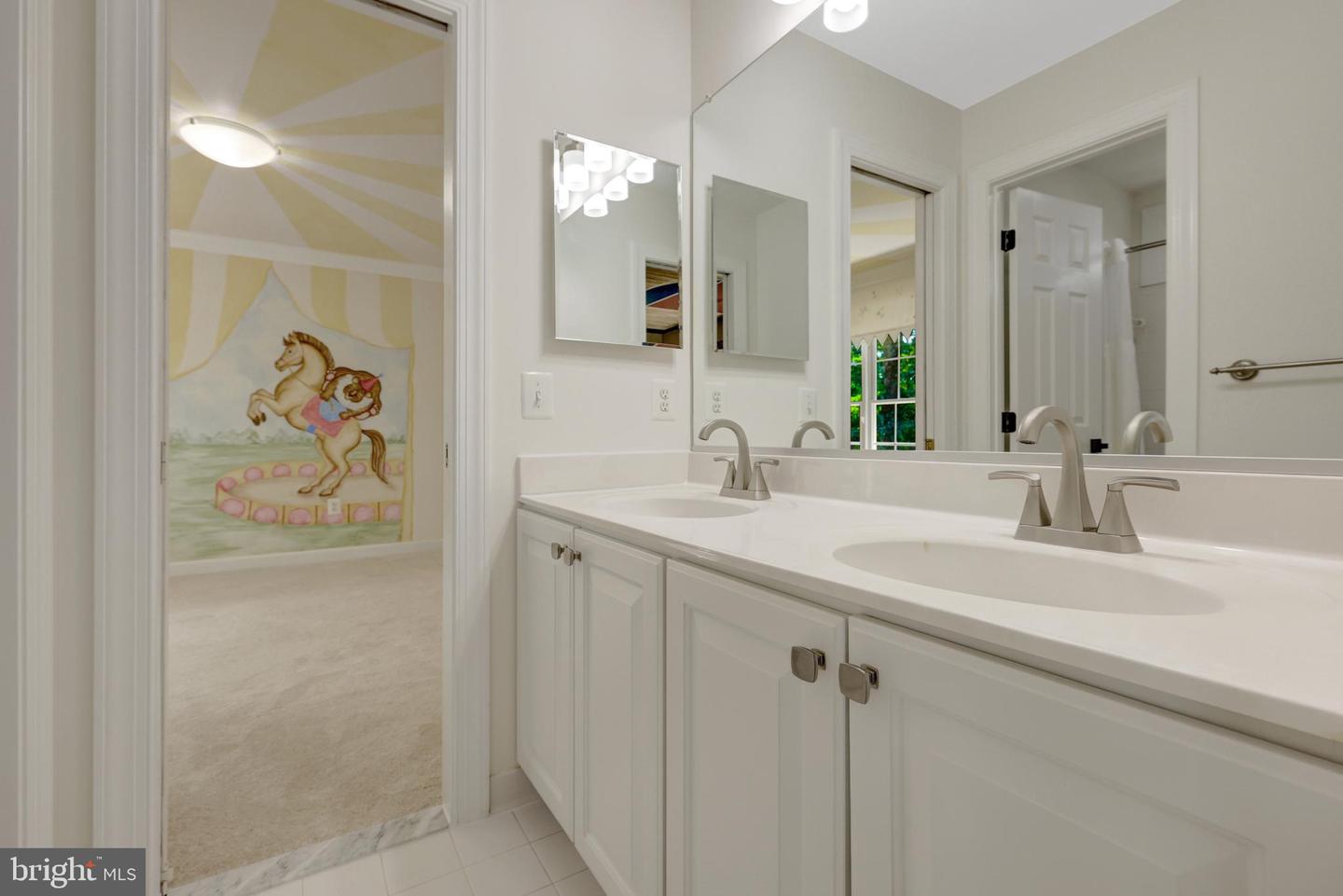 5271 TRACTOR LN, FAIRFAX, Virginia 22030, 5 Bedrooms Bedrooms, ,4 BathroomsBathrooms,Residential,For sale,5271 TRACTOR LN,VAFX2253790 MLS # VAFX2253790
