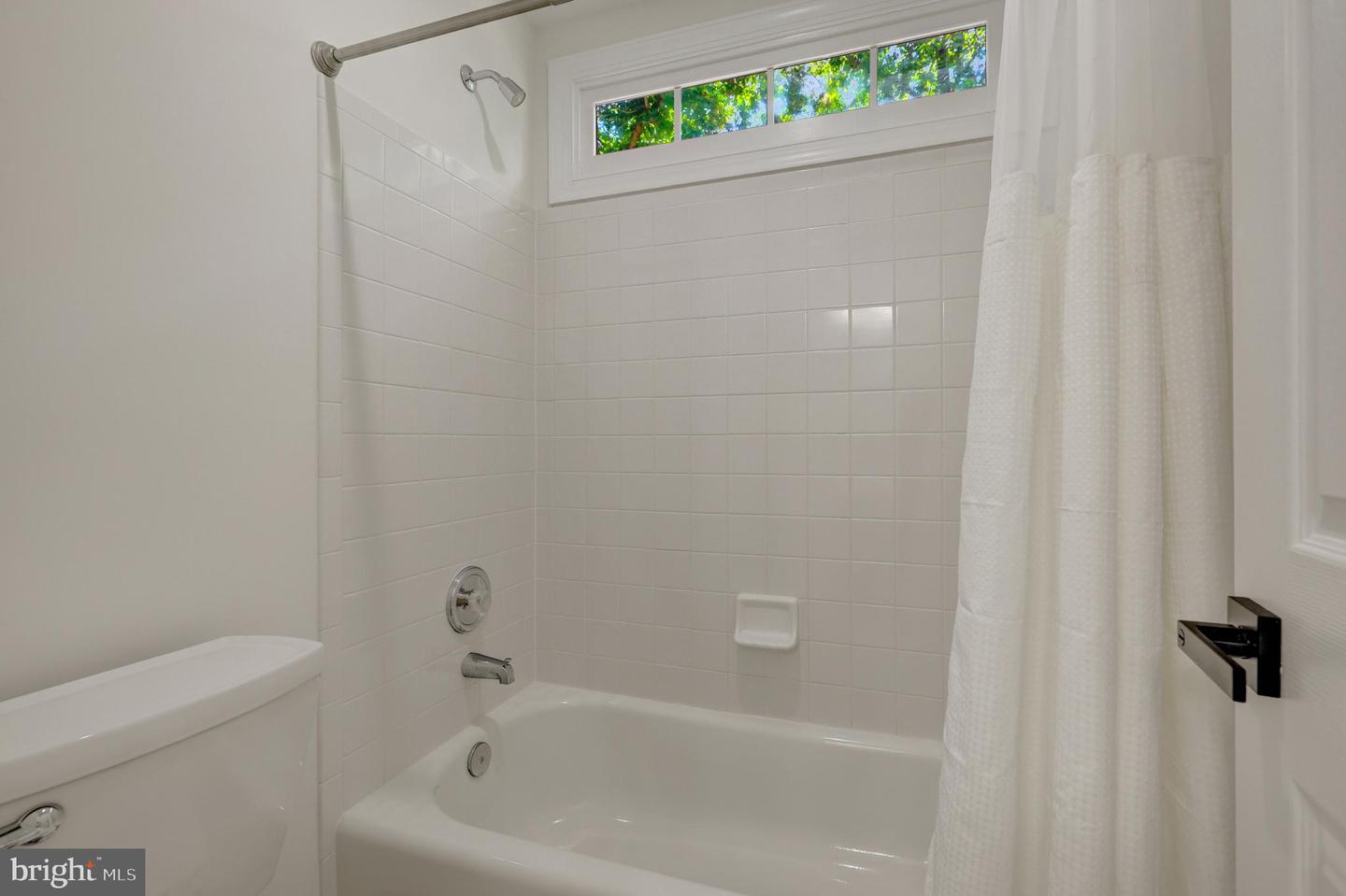 5271 TRACTOR LN, FAIRFAX, Virginia 22030, 5 Bedrooms Bedrooms, ,4 BathroomsBathrooms,Residential,For sale,5271 TRACTOR LN,VAFX2253790 MLS # VAFX2253790