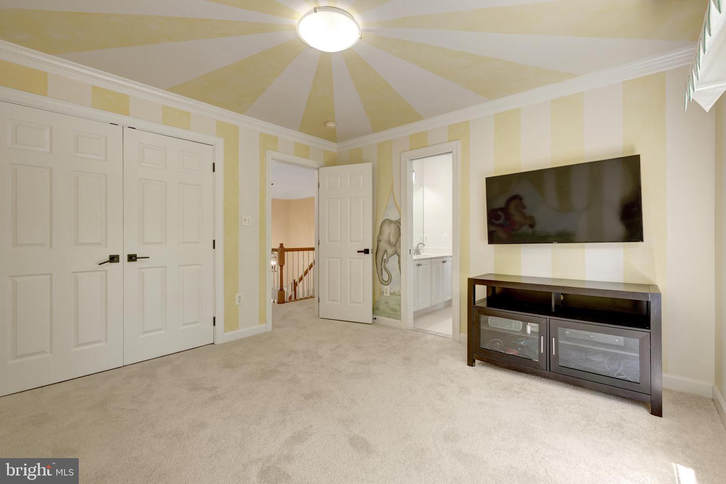 5271 TRACTOR LN, FAIRFAX, Virginia 22030, 5 Bedrooms Bedrooms, ,4 BathroomsBathrooms,Residential,For sale,5271 TRACTOR LN,VAFX2253790 MLS # VAFX2253790