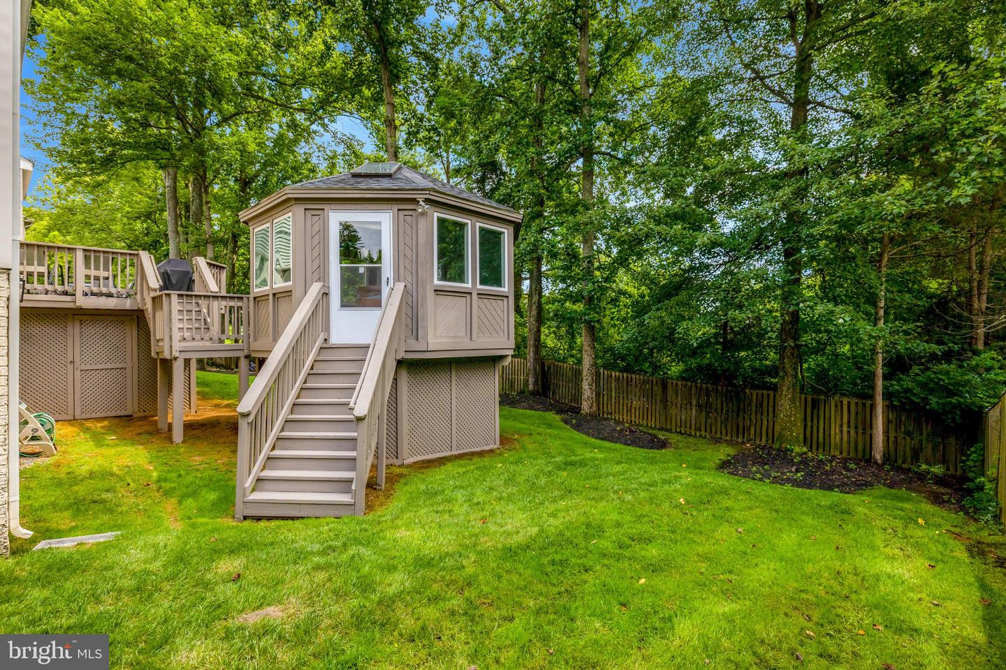 5271 TRACTOR LN, FAIRFAX, Virginia 22030, 5 Bedrooms Bedrooms, ,4 BathroomsBathrooms,Residential,For sale,5271 TRACTOR LN,VAFX2253790 MLS # VAFX2253790