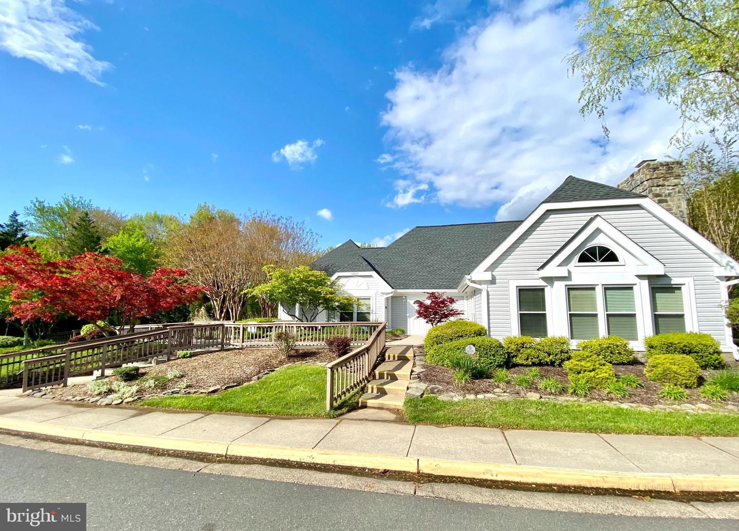 5271 TRACTOR LN, FAIRFAX, Virginia 22030, 5 Bedrooms Bedrooms, ,4 BathroomsBathrooms,Residential,For sale,5271 TRACTOR LN,VAFX2253790 MLS # VAFX2253790