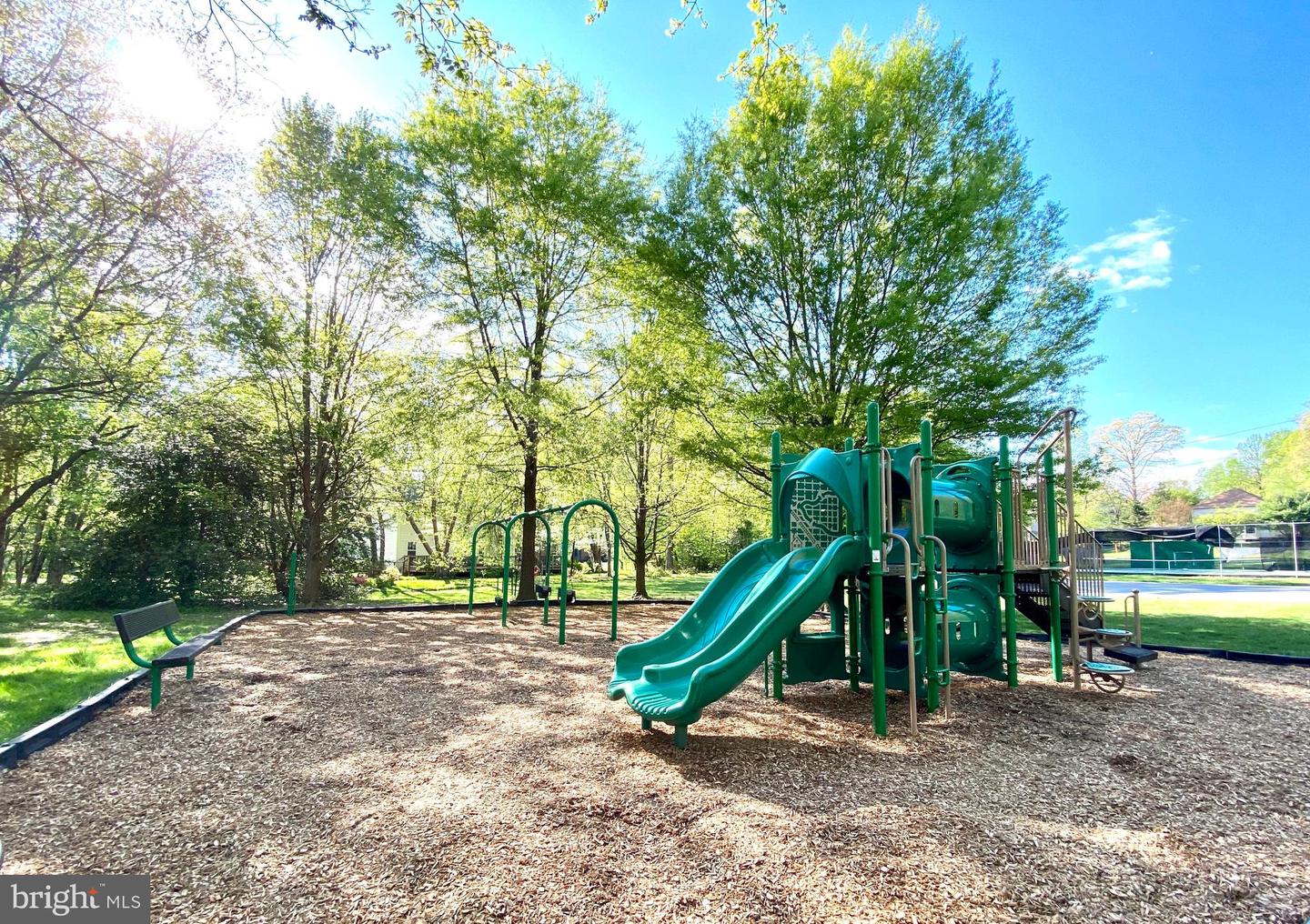5271 TRACTOR LN, FAIRFAX, Virginia 22030, 5 Bedrooms Bedrooms, ,4 BathroomsBathrooms,Residential,For sale,5271 TRACTOR LN,VAFX2253790 MLS # VAFX2253790