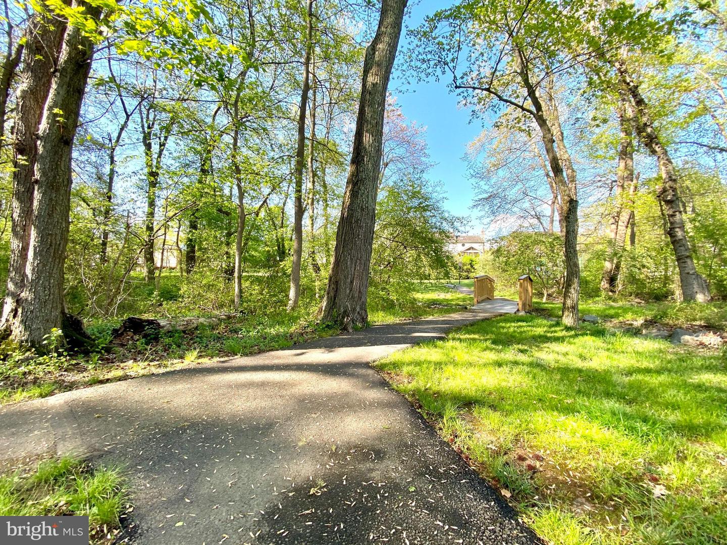 5271 TRACTOR LN, FAIRFAX, Virginia 22030, 5 Bedrooms Bedrooms, ,4 BathroomsBathrooms,Residential,For sale,5271 TRACTOR LN,VAFX2253790 MLS # VAFX2253790