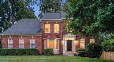 5271 TRACTOR LN, FAIRFAX, Virginia 22030, 5 Bedrooms Bedrooms, ,4 BathroomsBathrooms,Residential,For sale,5271 TRACTOR LN,VAFX2253790 MLS # VAFX2253790