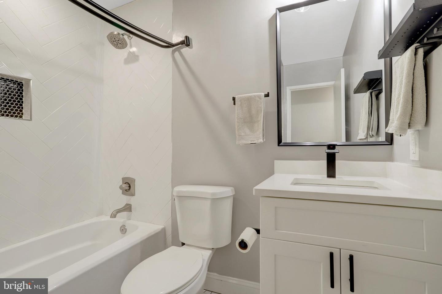 5418 INVERCHAPEL RD, SPRINGFIELD, Virginia 22151, 4 Bedrooms Bedrooms, ,3 BathroomsBathrooms,Residential,For sale,5418 INVERCHAPEL RD,VAFX2254392 MLS # VAFX2254392