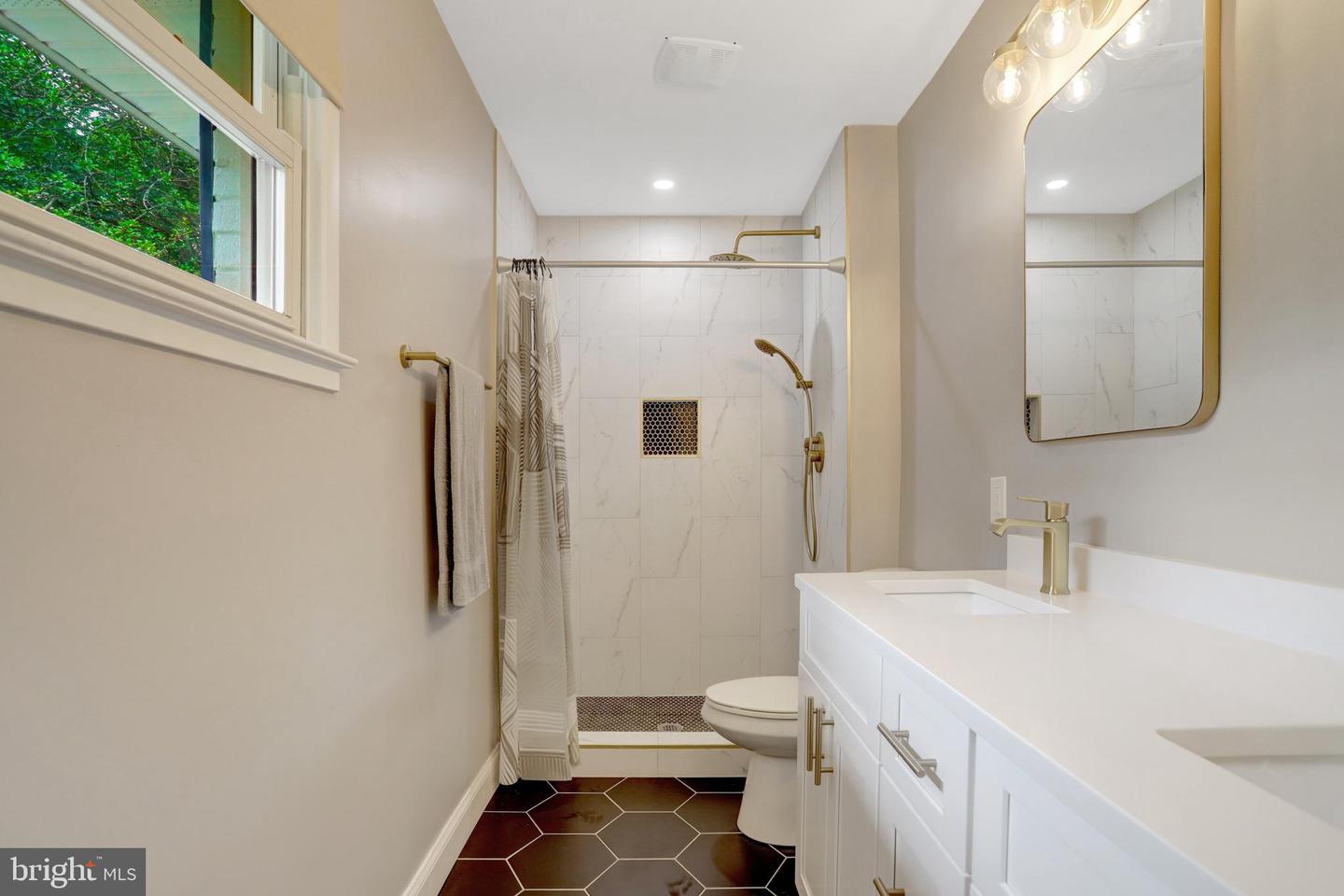 5418 INVERCHAPEL RD, SPRINGFIELD, Virginia 22151, 4 Bedrooms Bedrooms, ,3 BathroomsBathrooms,Residential,For sale,5418 INVERCHAPEL RD,VAFX2254392 MLS # VAFX2254392