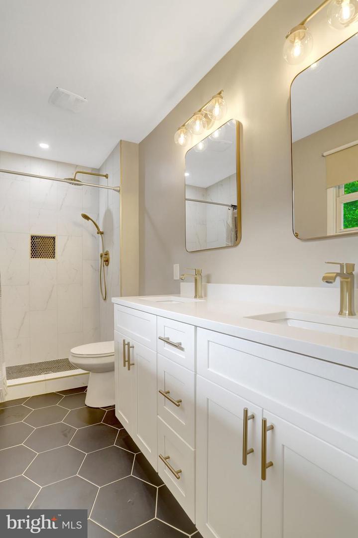 5418 INVERCHAPEL RD, SPRINGFIELD, Virginia 22151, 4 Bedrooms Bedrooms, ,3 BathroomsBathrooms,Residential,For sale,5418 INVERCHAPEL RD,VAFX2254392 MLS # VAFX2254392