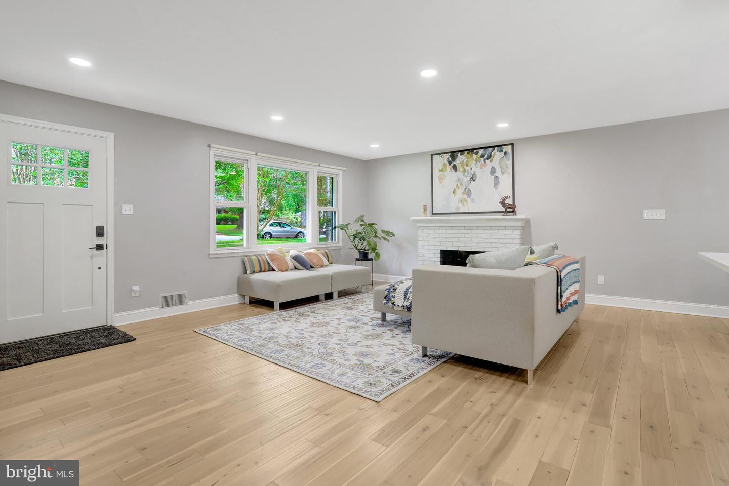 5418 INVERCHAPEL RD, SPRINGFIELD, Virginia 22151, 4 Bedrooms Bedrooms, ,3 BathroomsBathrooms,Residential,For sale,5418 INVERCHAPEL RD,VAFX2254392 MLS # VAFX2254392