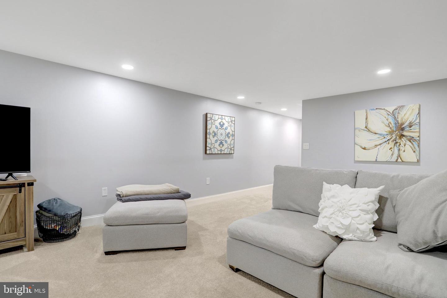 5418 INVERCHAPEL RD, SPRINGFIELD, Virginia 22151, 4 Bedrooms Bedrooms, ,3 BathroomsBathrooms,Residential,For sale,5418 INVERCHAPEL RD,VAFX2254392 MLS # VAFX2254392
