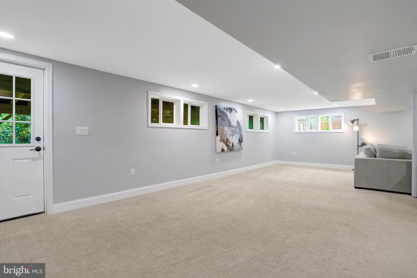 5418 INVERCHAPEL RD, SPRINGFIELD, Virginia 22151, 4 Bedrooms Bedrooms, ,3 BathroomsBathrooms,Residential,For sale,5418 INVERCHAPEL RD,VAFX2254392 MLS # VAFX2254392