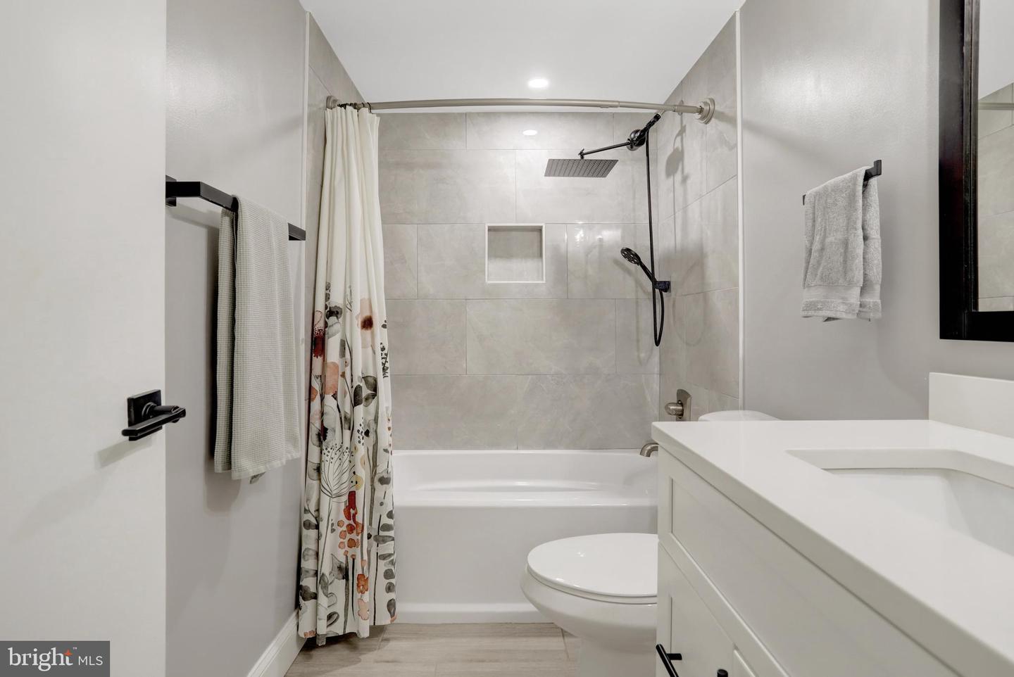 5418 INVERCHAPEL RD, SPRINGFIELD, Virginia 22151, 4 Bedrooms Bedrooms, ,3 BathroomsBathrooms,Residential,For sale,5418 INVERCHAPEL RD,VAFX2254392 MLS # VAFX2254392