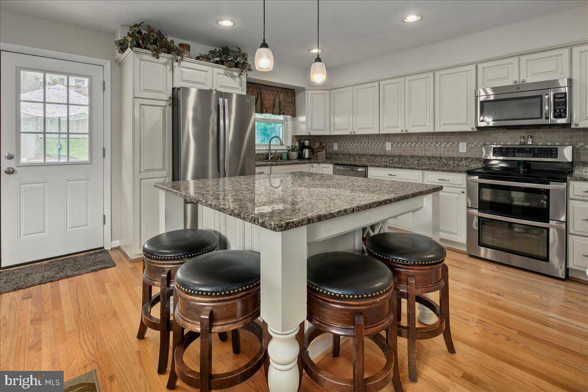 8600 CHERRY VALLEY LN, ALEXANDRIA, Virginia 22309, 4 Bedrooms Bedrooms, ,3 BathroomsBathrooms,Residential,For sale,8600 CHERRY VALLEY LN,VAFX2253324 MLS # VAFX2253324