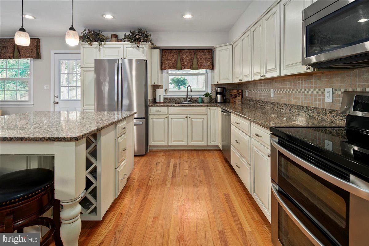 8600 CHERRY VALLEY LN, ALEXANDRIA, Virginia 22309, 4 Bedrooms Bedrooms, ,3 BathroomsBathrooms,Residential,For sale,8600 CHERRY VALLEY LN,VAFX2253324 MLS # VAFX2253324