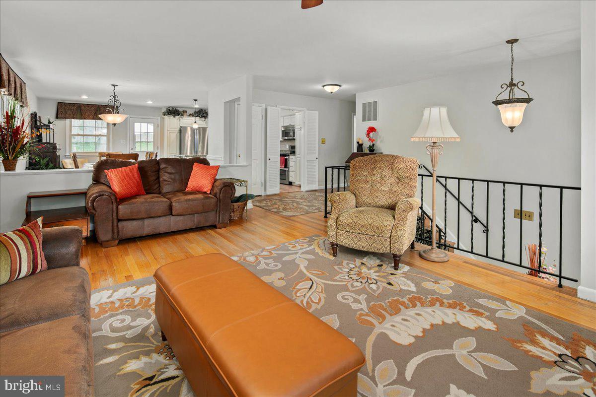 8600 CHERRY VALLEY LN, ALEXANDRIA, Virginia 22309, 4 Bedrooms Bedrooms, ,3 BathroomsBathrooms,Residential,For sale,8600 CHERRY VALLEY LN,VAFX2253324 MLS # VAFX2253324