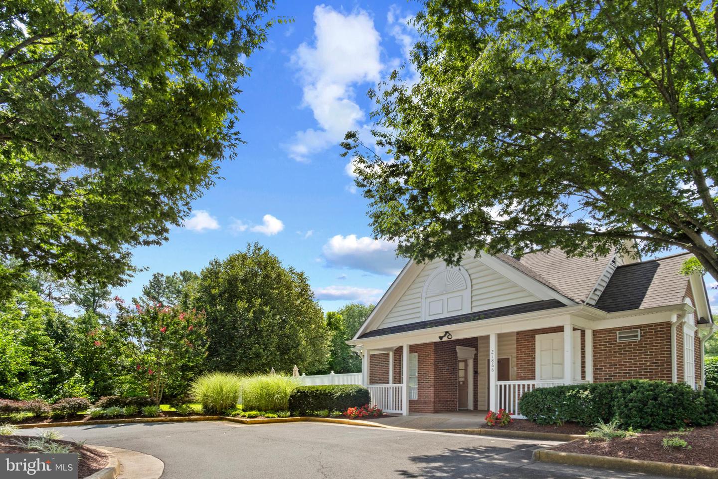 21845 BALDWIN SQ #201, STERLING, Virginia 20164, 2 Bedrooms Bedrooms, ,2 BathroomsBathrooms,Residential,For sale,21845 BALDWIN SQ #201,VALO2101194 MLS # VALO2101194