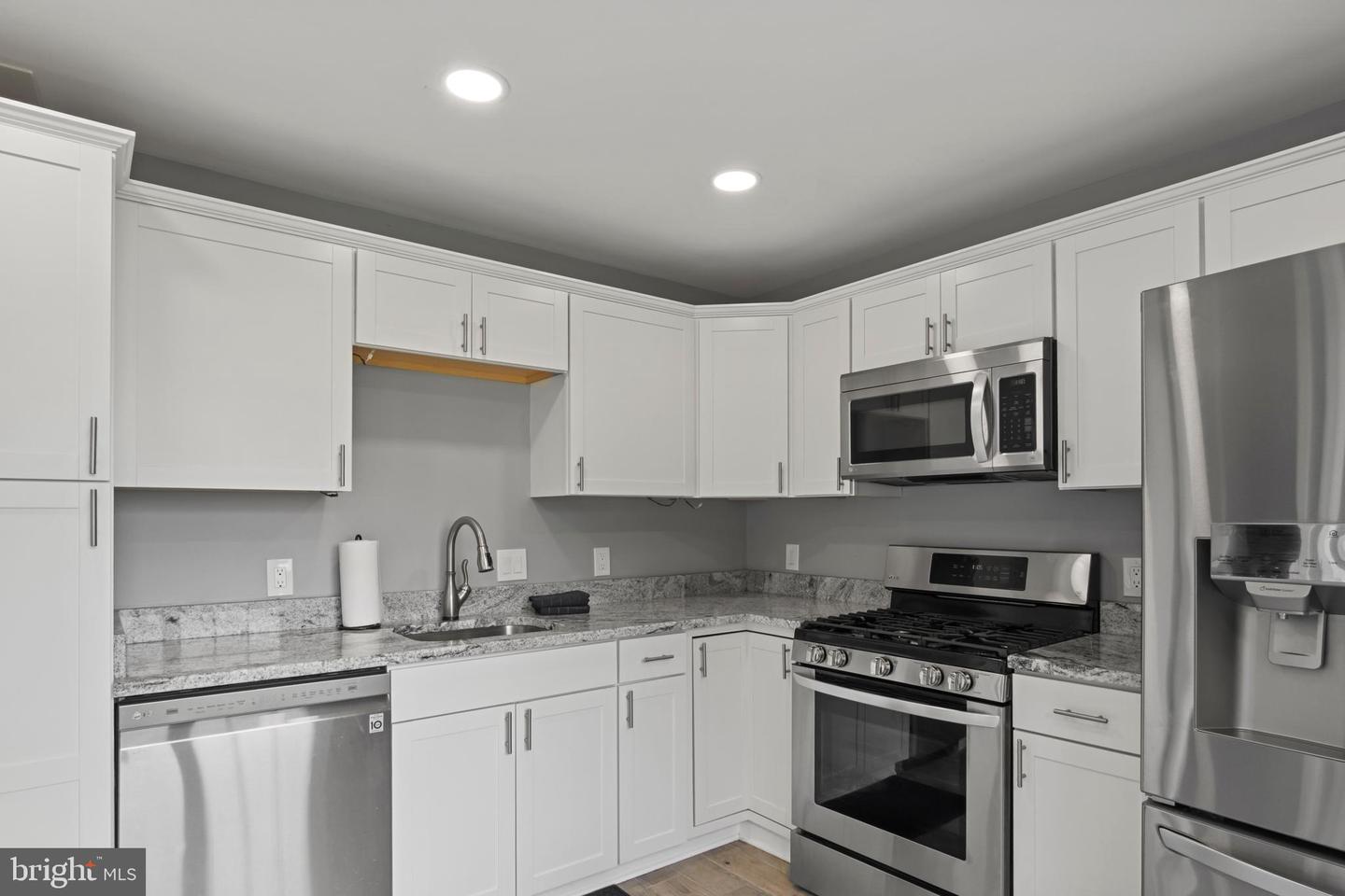 21845 BALDWIN SQ #201, STERLING, Virginia 20164, 2 Bedrooms Bedrooms, ,2 BathroomsBathrooms,Residential,For sale,21845 BALDWIN SQ #201,VALO2101194 MLS # VALO2101194