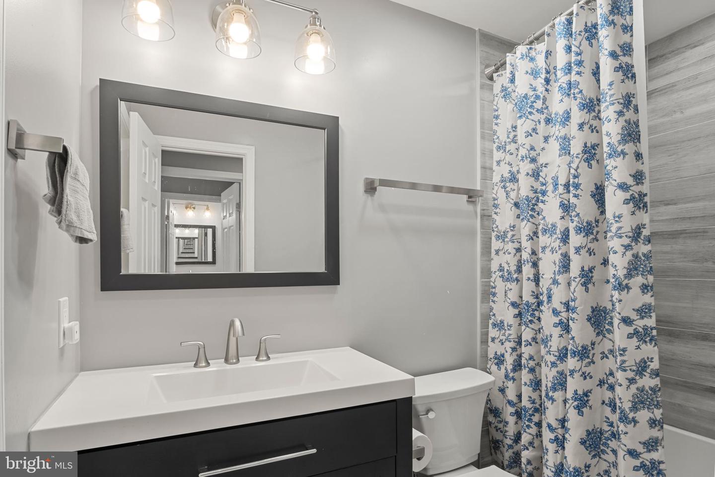 21845 BALDWIN SQ #201, STERLING, Virginia 20164, 2 Bedrooms Bedrooms, ,2 BathroomsBathrooms,Residential,For sale,21845 BALDWIN SQ #201,VALO2101194 MLS # VALO2101194