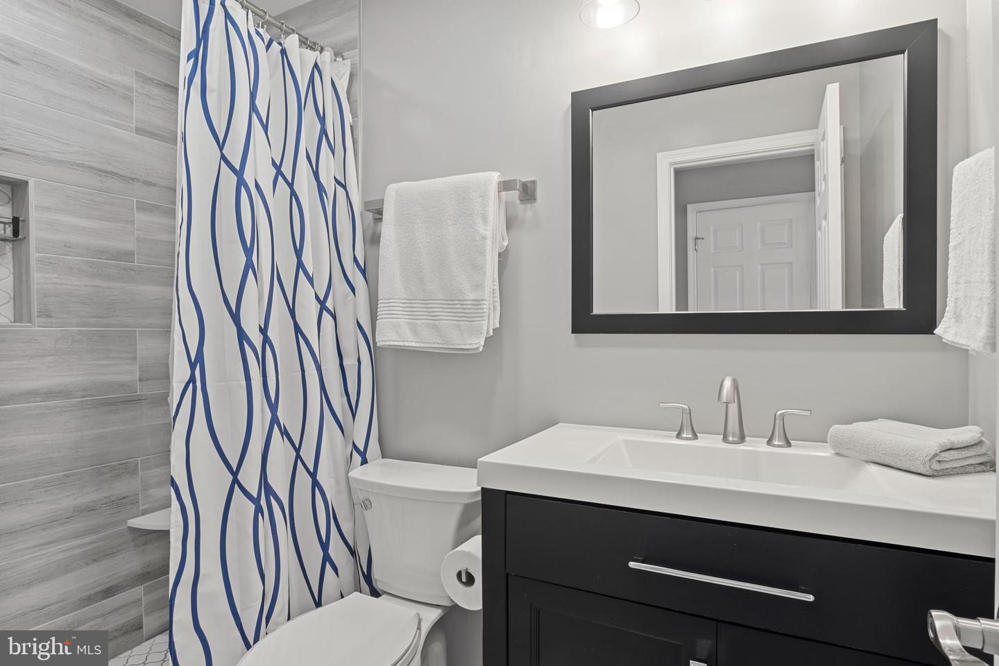 21845 BALDWIN SQ #201, STERLING, Virginia 20164, 2 Bedrooms Bedrooms, ,2 BathroomsBathrooms,Residential,For sale,21845 BALDWIN SQ #201,VALO2101194 MLS # VALO2101194