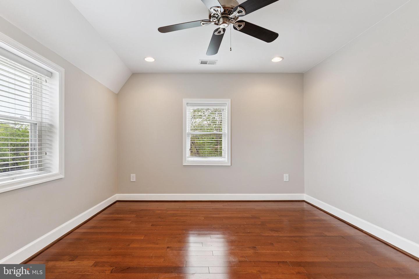 5411 2ND ST NW, WASHINGTON, District Of Columbia 20011, 3 Bedrooms Bedrooms, ,3 BathroomsBathrooms,Residential,For sale,5411 2ND ST NW,DCDC2209534 MLS # DCDC2209534