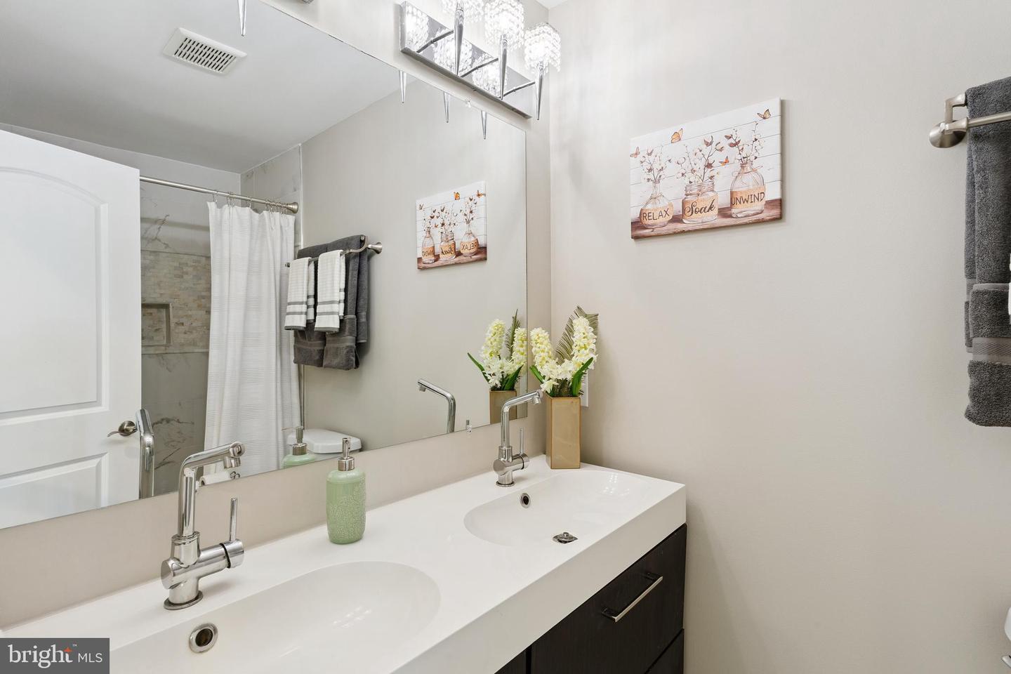 5411 2ND ST NW, WASHINGTON, District Of Columbia 20011, 3 Bedrooms Bedrooms, ,3 BathroomsBathrooms,Residential,For sale,5411 2ND ST NW,DCDC2209534 MLS # DCDC2209534