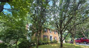 4620 UNIVERSITY DR, FAIRFAX, Virginia 22030, 4 Bedrooms Bedrooms, ,2 BathroomsBathrooms,Residential,For sale,4620 UNIVERSITY DR,VAFX2254516 MLS # VAFX2254516