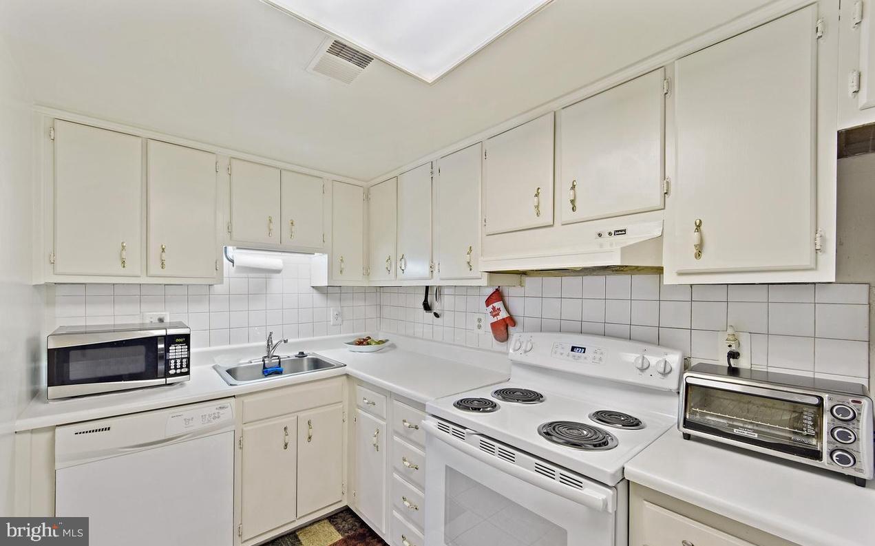 7671 CALLAN DR, MANASSAS, Virginia 20109, 3 Bedrooms Bedrooms, ,1 BathroomBathrooms,Residential,For sale,7671 CALLAN DR,VAPW2098912 MLS # VAPW2098912