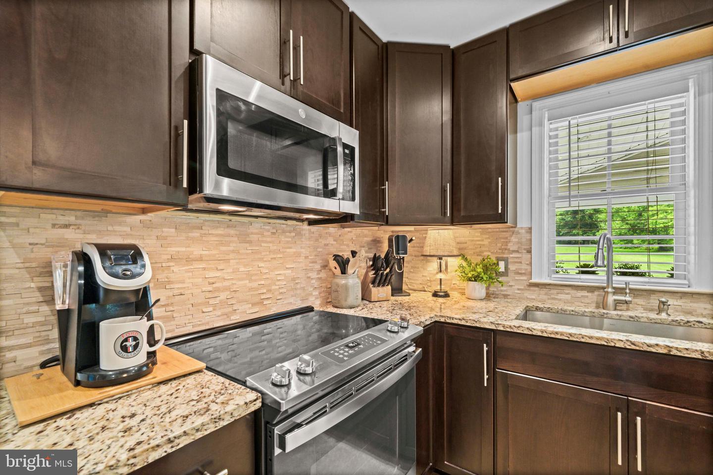 34444 LEESBURG PIKE, ROUND HILL, Virginia 20141, 4 Bedrooms Bedrooms, ,2 BathroomsBathrooms,Residential,For sale,34444 LEESBURG PIKE,VALO2101664 MLS # VALO2101664