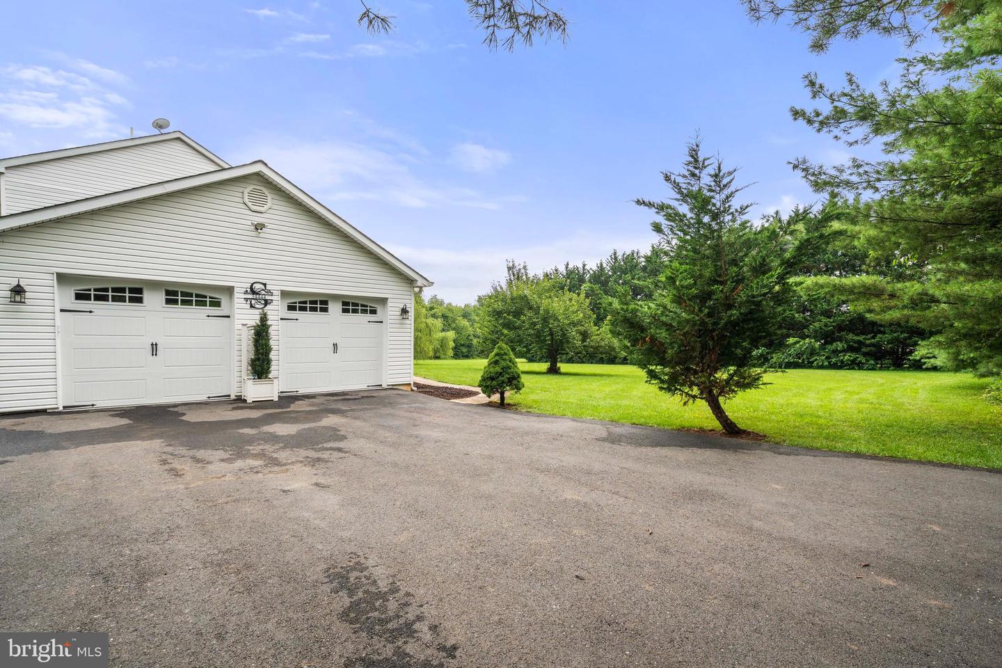 34444 LEESBURG PIKE, ROUND HILL, Virginia 20141, 4 Bedrooms Bedrooms, ,2 BathroomsBathrooms,Residential,For sale,34444 LEESBURG PIKE,VALO2101664 MLS # VALO2101664