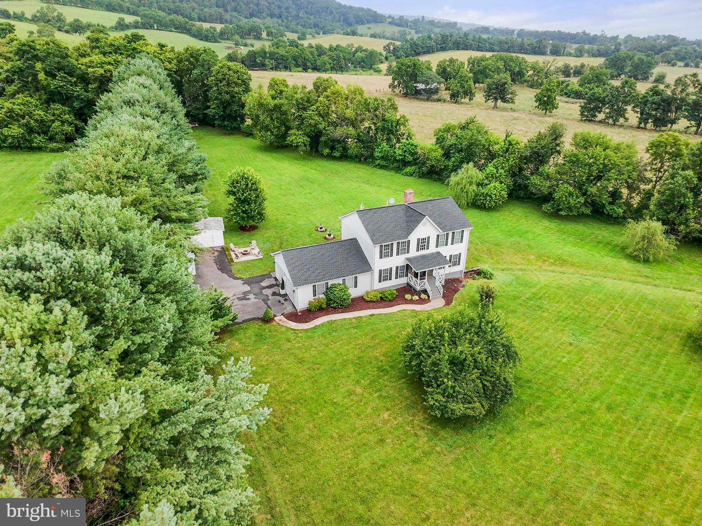 34444 LEESBURG PIKE, ROUND HILL, Virginia 20141, 4 Bedrooms Bedrooms, ,2 BathroomsBathrooms,Residential,For sale,34444 LEESBURG PIKE,VALO2101664 MLS # VALO2101664
