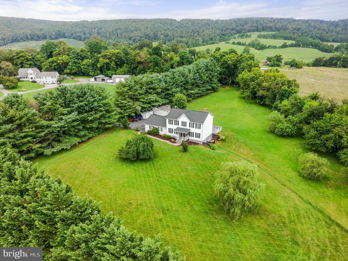 34444 LEESBURG PIKE, ROUND HILL, Virginia 20141, 4 Bedrooms Bedrooms, ,2 BathroomsBathrooms,Residential,For sale,34444 LEESBURG PIKE,VALO2101664 MLS # VALO2101664