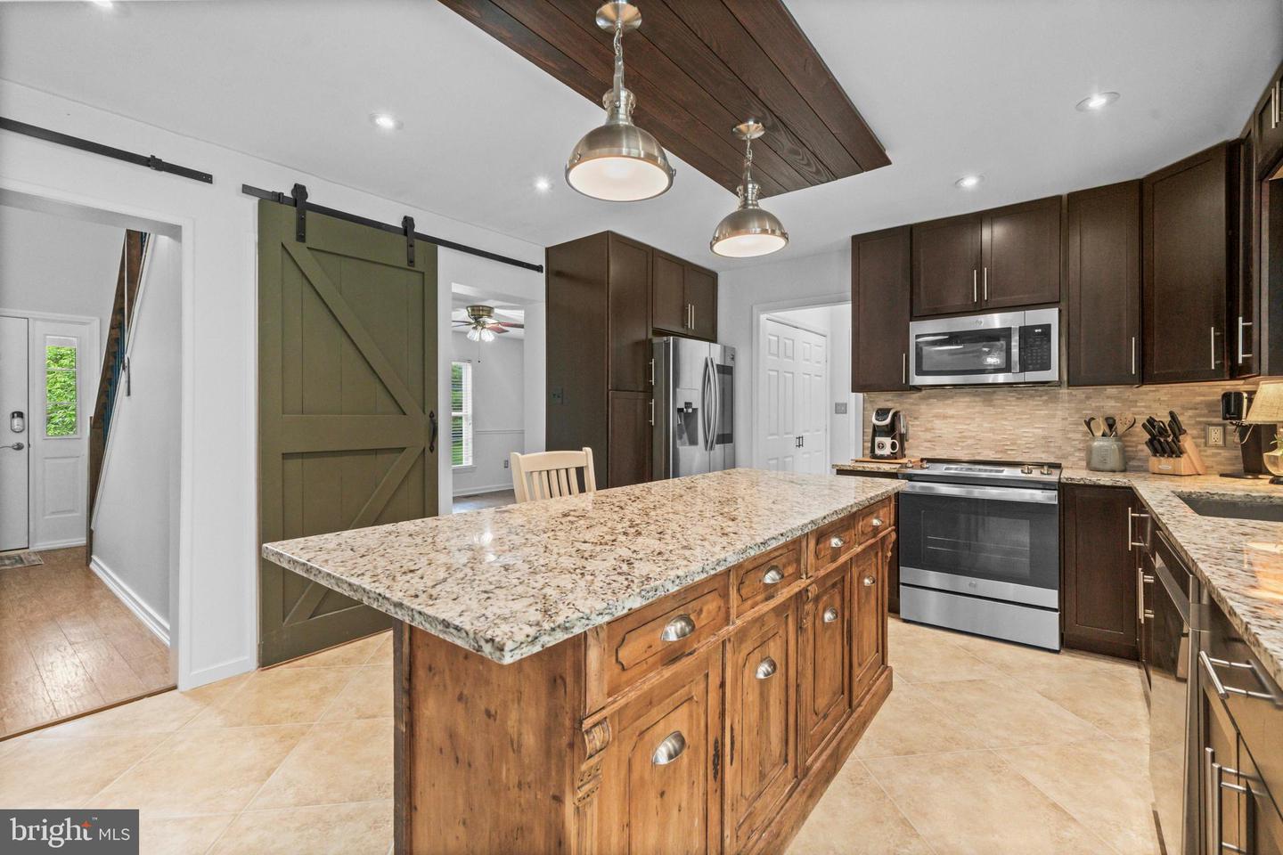 34444 LEESBURG PIKE, ROUND HILL, Virginia 20141, 4 Bedrooms Bedrooms, ,2 BathroomsBathrooms,Residential,For sale,34444 LEESBURG PIKE,VALO2101664 MLS # VALO2101664