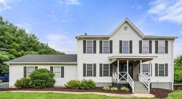 34444 LEESBURG PIKE, ROUND HILL, Virginia 20141, 4 Bedrooms Bedrooms, ,2 BathroomsBathrooms,Residential,For sale,34444 LEESBURG PIKE,VALO2101664 MLS # VALO2101664