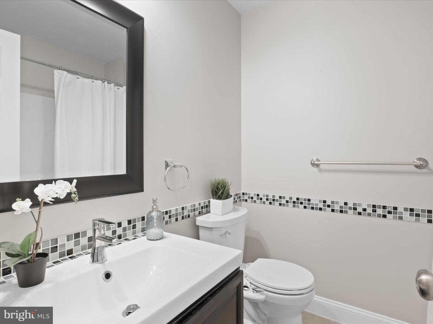 8534 ENOCHS DR, LORTON, Virginia 22079, 3 Bedrooms Bedrooms, ,2 BathroomsBathrooms,Residential,For sale,8534 ENOCHS DR,VAFX2254810 MLS # VAFX2254810