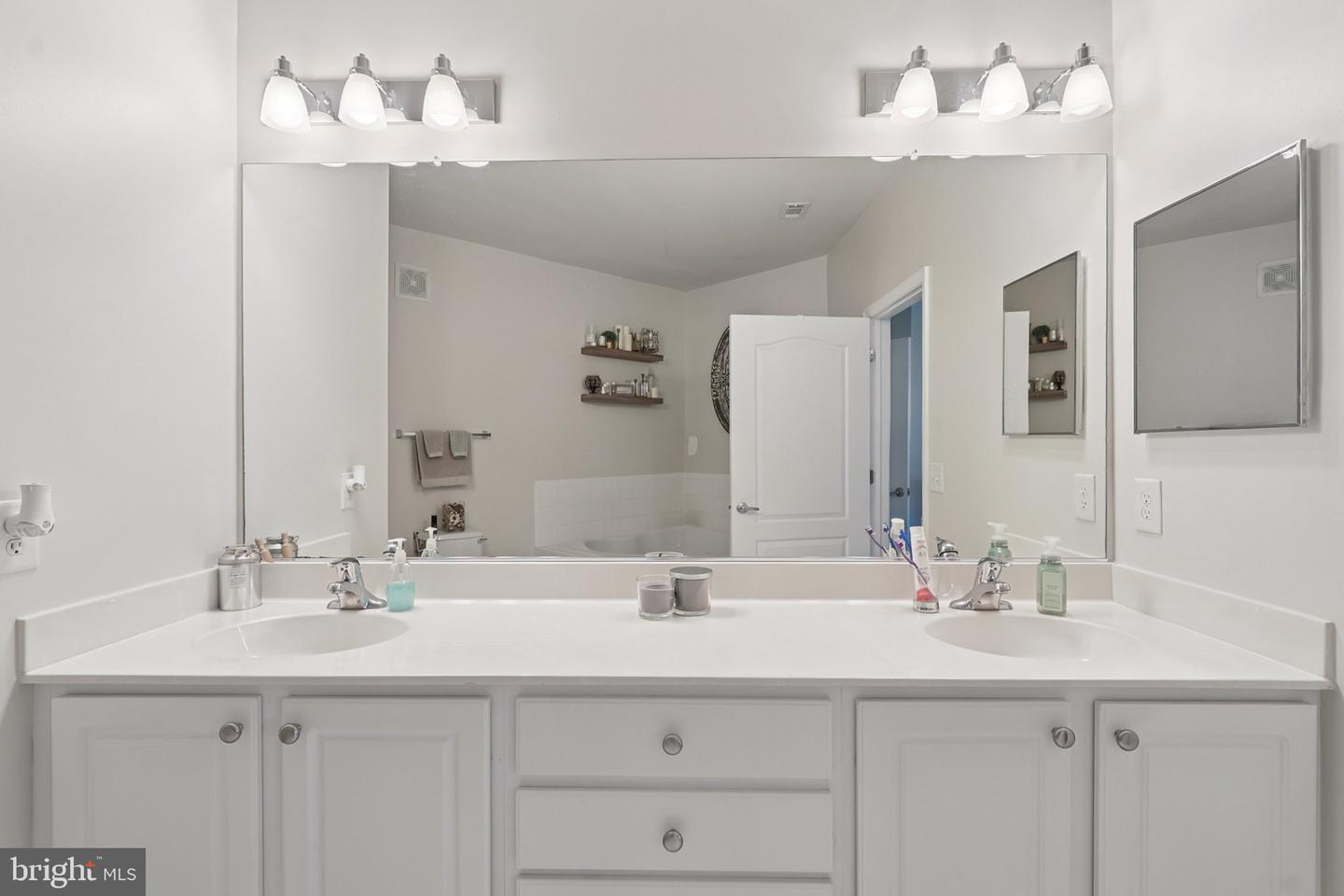 1621 LADUE CT #104, WOODBRIDGE, Virginia 22191, 2 Bedrooms Bedrooms, ,2 BathroomsBathrooms,Residential,For sale,1621 LADUE CT #104,VAPW2098974 MLS # VAPW2098974