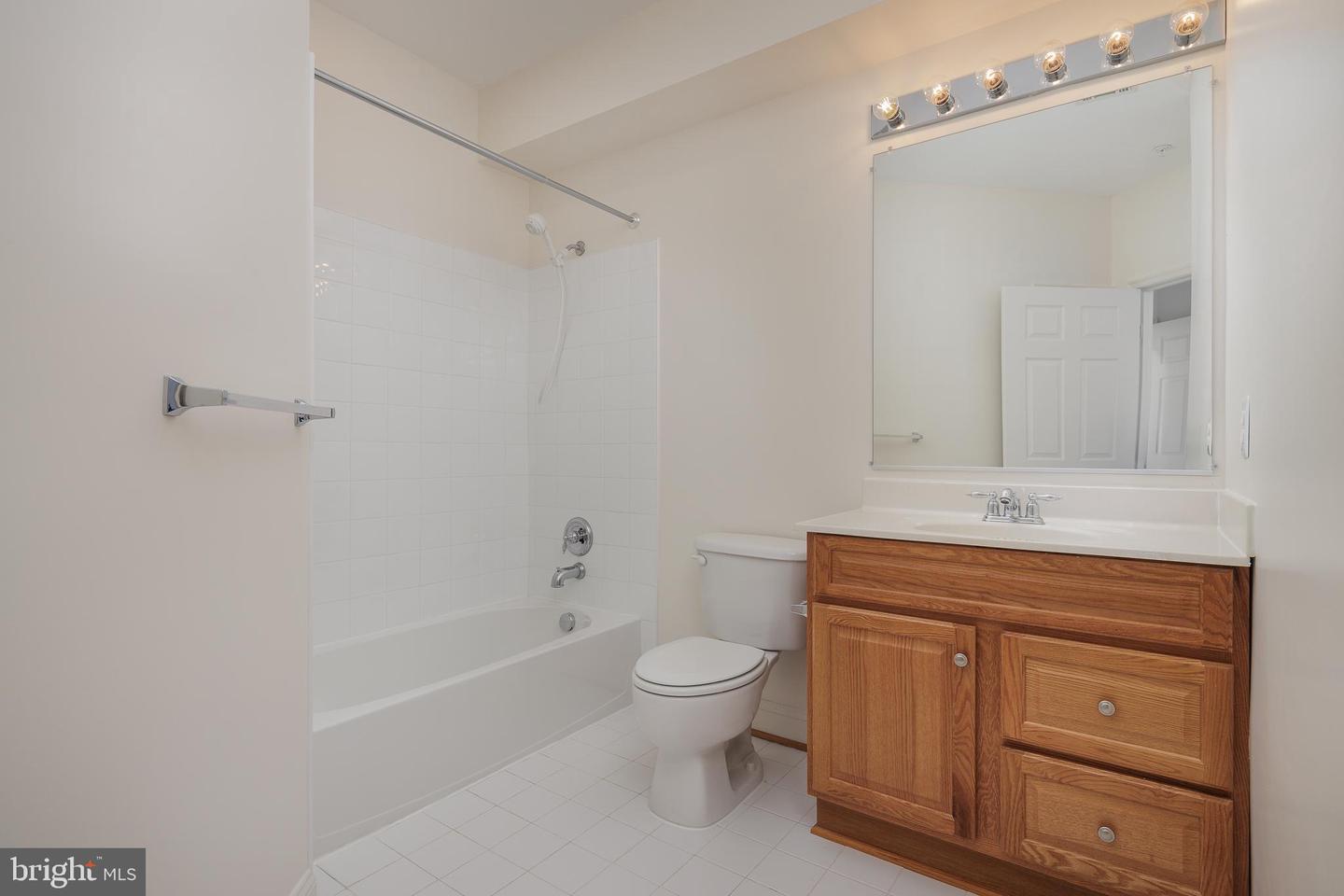 8600 LIBERTY TRL #206, MANASSAS, Virginia 20110, 2 Bedrooms Bedrooms, ,2 BathroomsBathrooms,Residential,For sale,8600 LIBERTY TRL #206,VAMN2008652 MLS # VAMN2008652