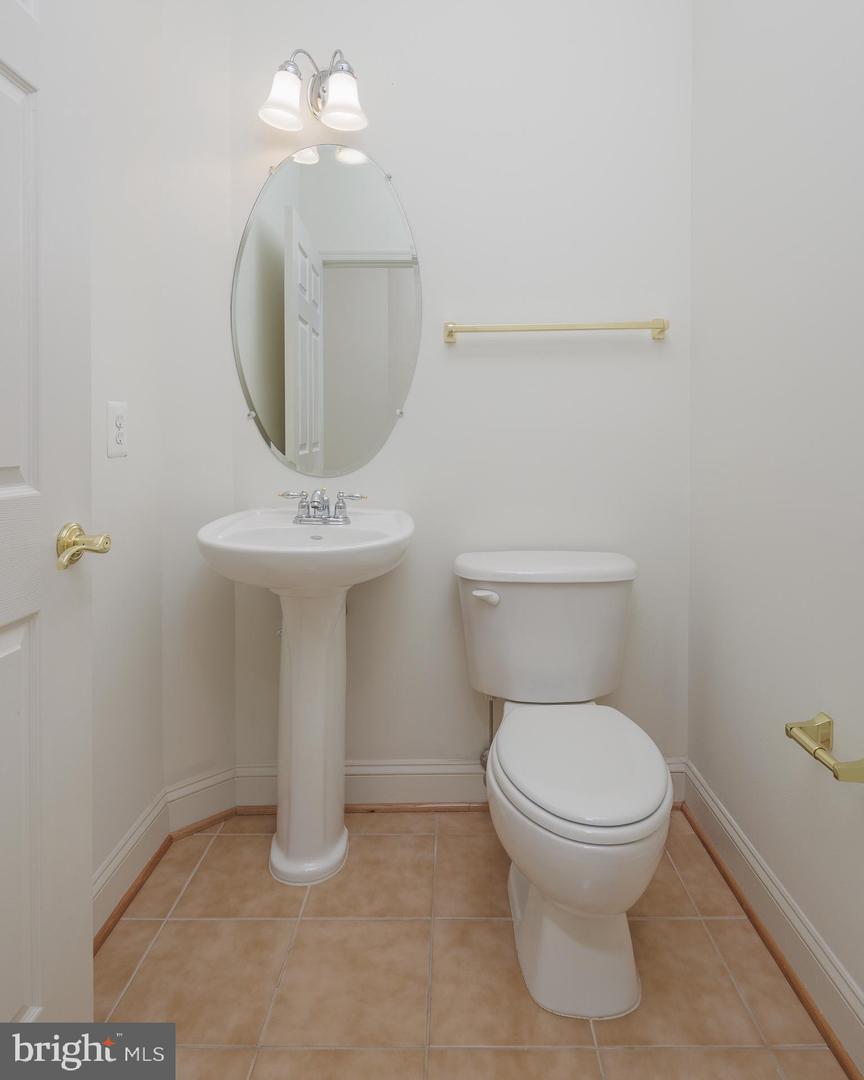 8600 LIBERTY TRL #206, MANASSAS, Virginia 20110, 2 Bedrooms Bedrooms, ,2 BathroomsBathrooms,Residential,For sale,8600 LIBERTY TRL #206,VAMN2008652 MLS # VAMN2008652