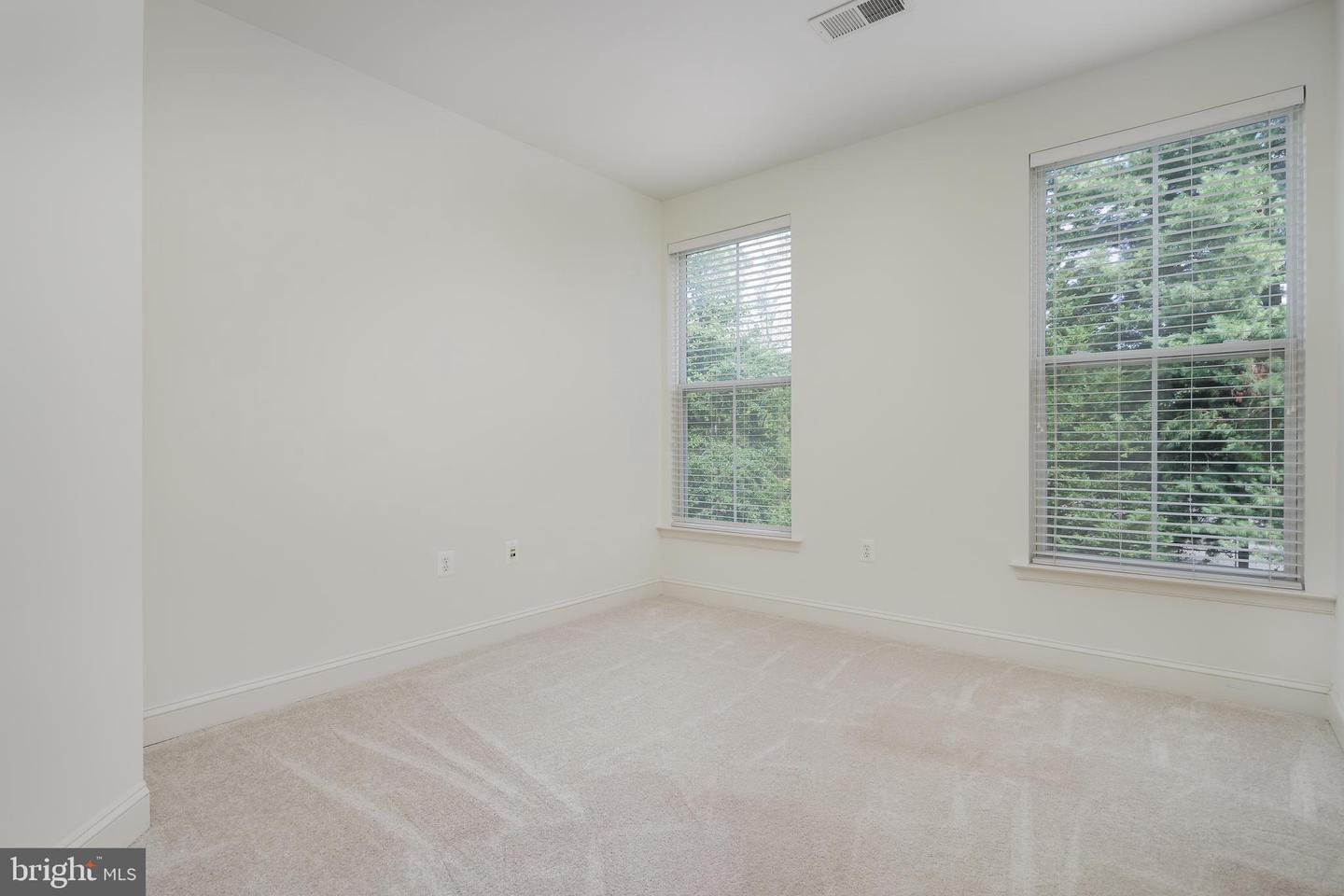 8600 LIBERTY TRL #206, MANASSAS, Virginia 20110, 2 Bedrooms Bedrooms, ,2 BathroomsBathrooms,Residential,For sale,8600 LIBERTY TRL #206,VAMN2008652 MLS # VAMN2008652