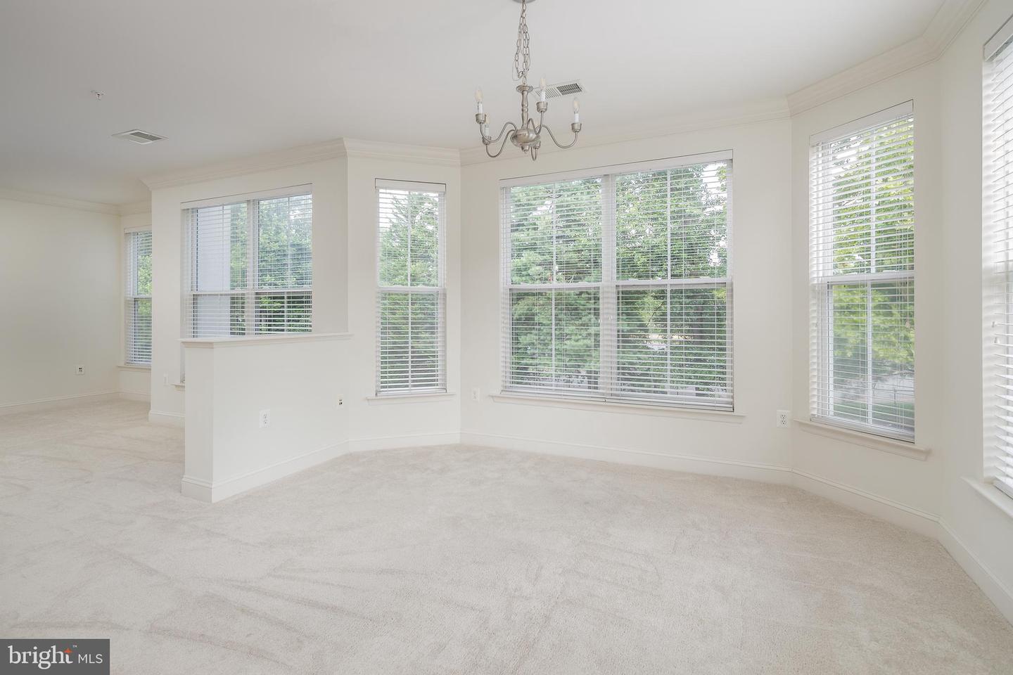8600 LIBERTY TRL #206, MANASSAS, Virginia 20110, 2 Bedrooms Bedrooms, ,2 BathroomsBathrooms,Residential,For sale,8600 LIBERTY TRL #206,VAMN2008652 MLS # VAMN2008652