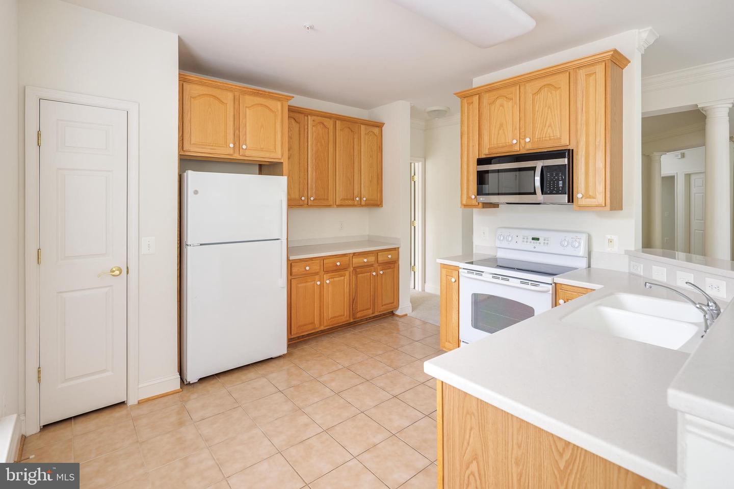 8600 LIBERTY TRL #206, MANASSAS, Virginia 20110, 2 Bedrooms Bedrooms, ,2 BathroomsBathrooms,Residential,For sale,8600 LIBERTY TRL #206,VAMN2008652 MLS # VAMN2008652