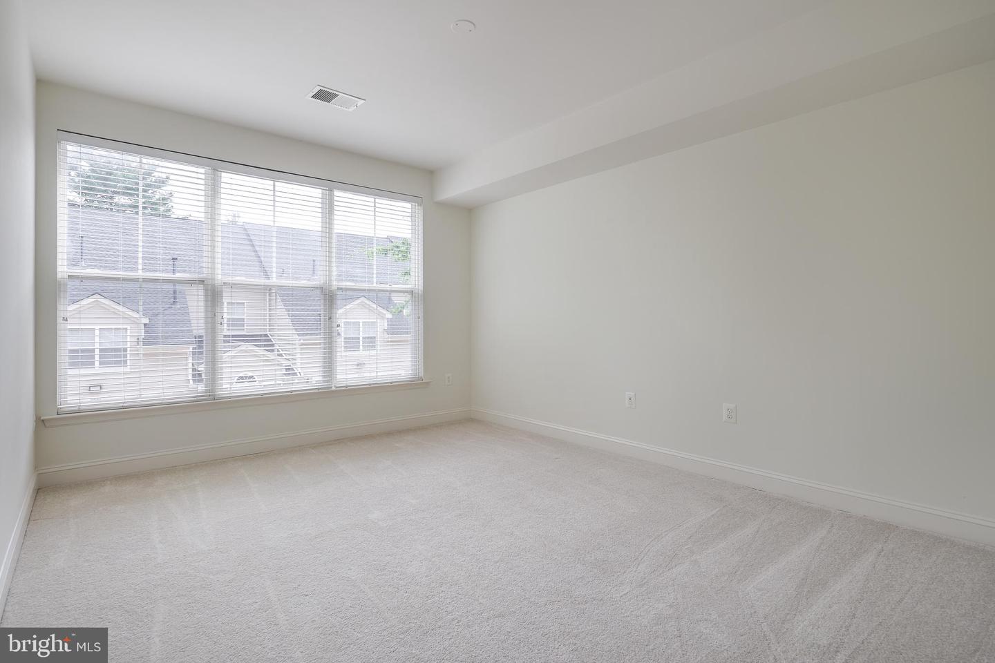 8600 LIBERTY TRL #206, MANASSAS, Virginia 20110, 2 Bedrooms Bedrooms, ,2 BathroomsBathrooms,Residential,For sale,8600 LIBERTY TRL #206,VAMN2008652 MLS # VAMN2008652