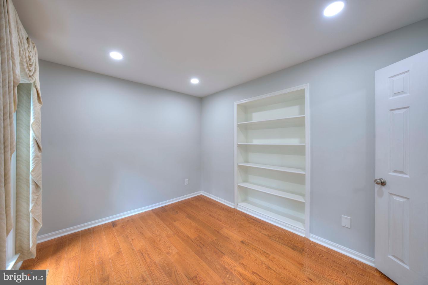 1566 OLD EATON LN, RESTON, Virginia 20194, 4 Bedrooms Bedrooms, ,3 BathroomsBathrooms,Residential,For sale,1566 OLD EATON LN,VAFX2254540 MLS # VAFX2254540