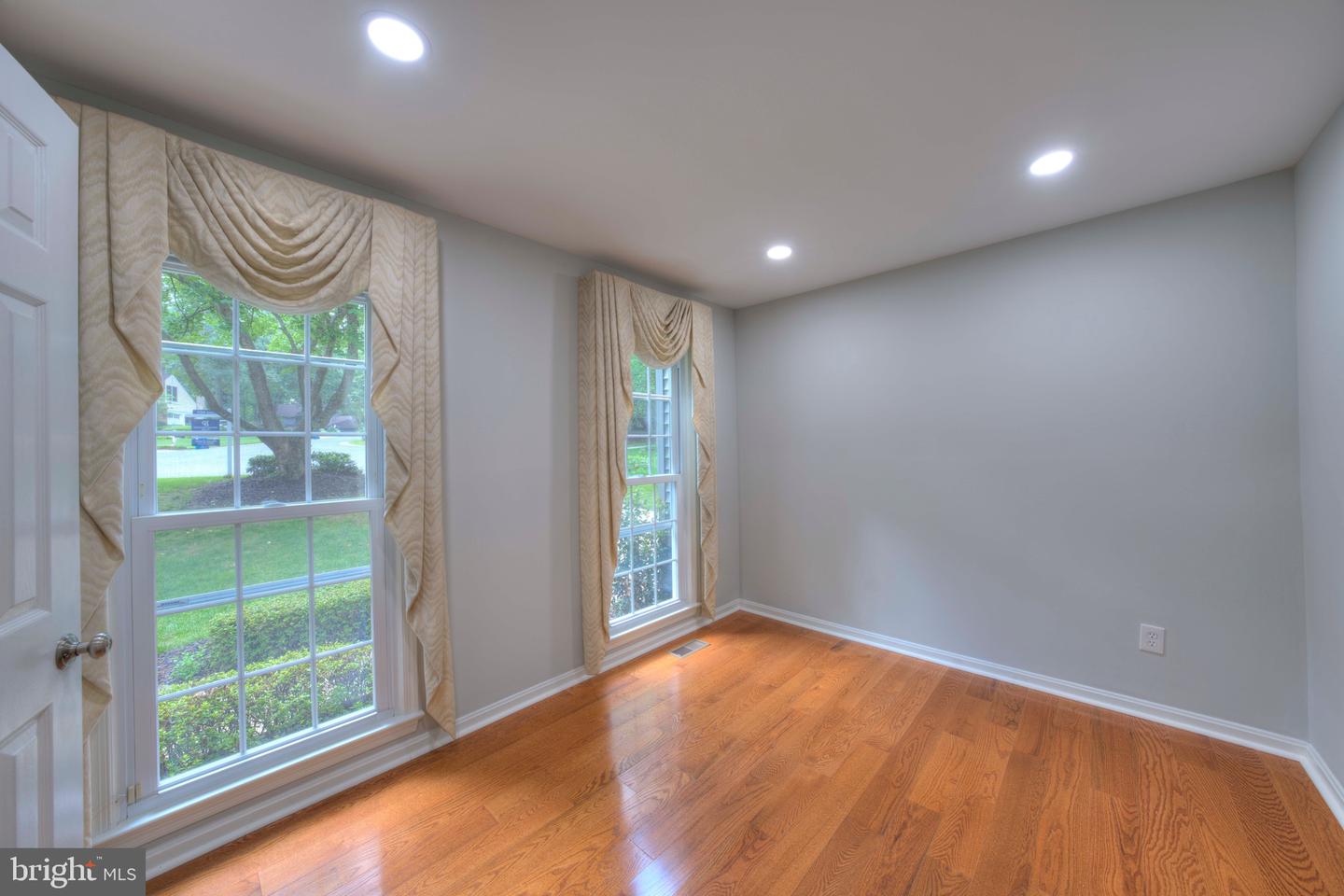 1566 OLD EATON LN, RESTON, Virginia 20194, 4 Bedrooms Bedrooms, ,3 BathroomsBathrooms,Residential,For sale,1566 OLD EATON LN,VAFX2254540 MLS # VAFX2254540