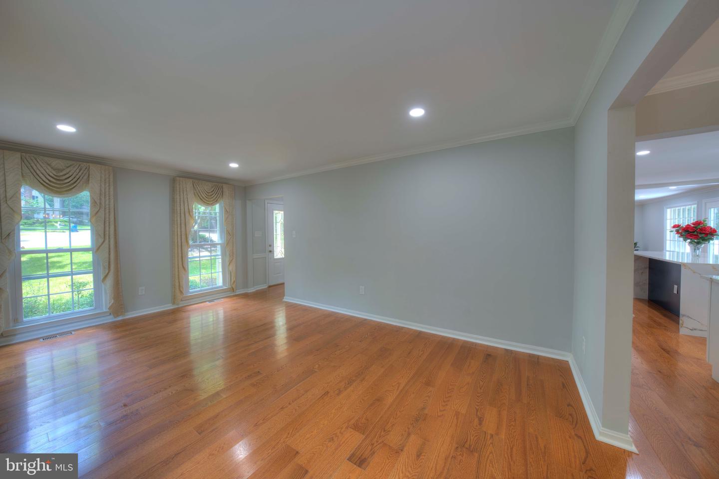 1566 OLD EATON LN, RESTON, Virginia 20194, 4 Bedrooms Bedrooms, ,3 BathroomsBathrooms,Residential,For sale,1566 OLD EATON LN,VAFX2254540 MLS # VAFX2254540